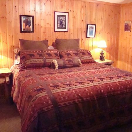 Yellowstone Wildlife Cabins Вест-Йеллоустоун Екстер'єр фото