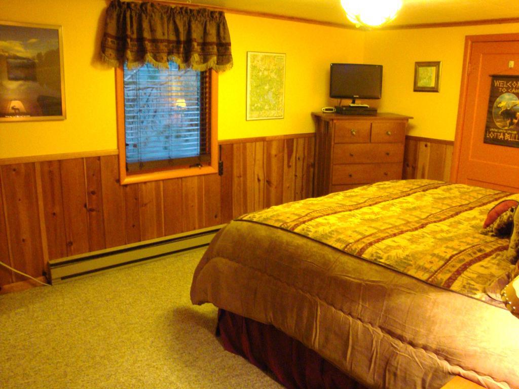 Yellowstone Wildlife Cabins Вест-Йеллоустоун Екстер'єр фото