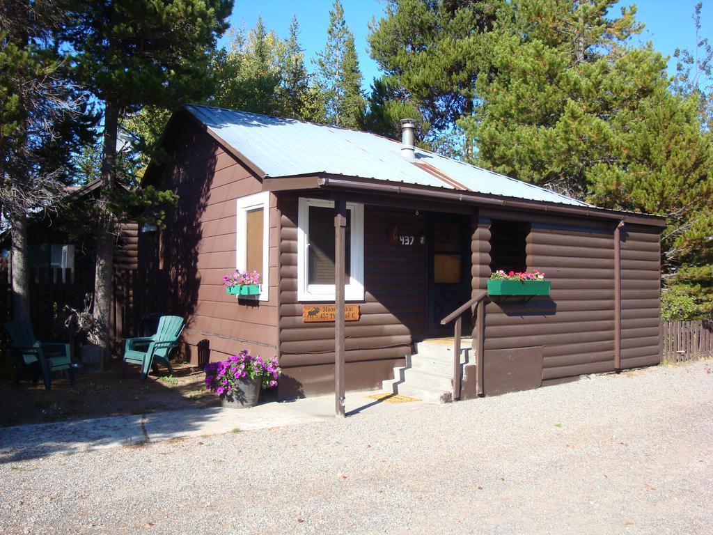 Yellowstone Wildlife Cabins Вест-Йеллоустоун Екстер'єр фото